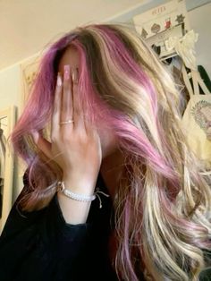 Brown Hair Pink And Blonde Highlights, Brunettes With Pink Highlights, Different Dyed Hair Colors, Pink Highlights With Brown Hair, Dyed Hair Ideas For Blondes, Skunk Hair On Blonde, Blonde Pink Streaks, Blonde Hair With Pink And Black Streaks, Color Hair Inspo Aesthetic