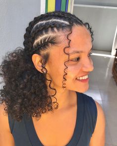 Penteados Short Curly Braided Hairstyles, Curly Braided Hairstyles, Braided Updos, Lemonade Braids Hairstyles, Curly Hair Videos, Quick Natural Hair Styles, Pelo Afro