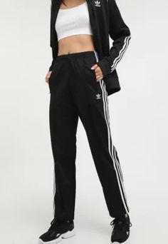 Calça adidas Originals Reta Logo Preta Look Casual, Sport Outfits, Adidas Originals, Adidas, Pants, Trousers