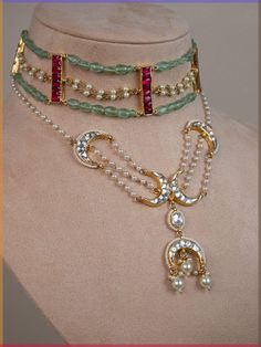 Women Gold Jewelry, Emerald Choker, Improve Self Confidence, Unique Gold Jewelry Designs, Neck Pieces Jewelry, Back Chain, Antique Necklaces Design, Indian Jewelry Earrings, New Gold Jewellery Designs