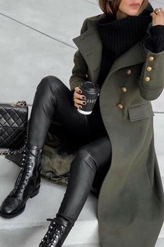 Combat Boot Outfits, Fall Transition Outfits, Transition Outfits, Neue Outfits, Audrey Hepburn