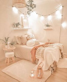 Bedroom Ideas For Small Rooms Diy, Small Apartment Bedrooms, Easy Room Decor, Easy Diy Room Decor, Bedroom Decor For Couples, Dekorasi Kamar Tidur, Preppy Room Decor, Design Room