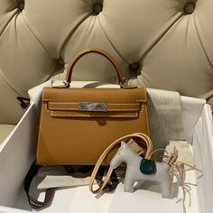 New arrival in stock 37 golden brown Mini 2nd generation 2nd generation original epsom leather silver buckle gold buckle top full hand-stitched Buckle Top, Lv Purse, Lv Shoes, Lv Handbags, Lv Belt, Basket Bag, Brown Silver, Lv Wallet, Leather Silver