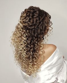 Stylish Hair Colors, Hair Growing Tips, Plaits Hairstyles, Curly Hair Inspiration, Hair Up Styles, Bridal Hair And Makeup