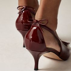 Leona slingback bow heels in patent leather Red Heels Short Bow, Slingback Heels Outfit, Women's Workwear Fashion, Hair Wrap Scarf, Heels Outfits, Slingback Heels, Bow Heels, Winter Outfits For Work, Slingback Heel