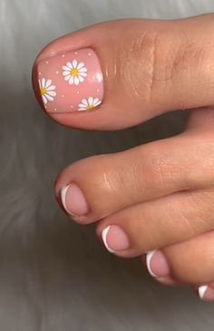 Spring 2024 Toe Nail Trends: Chic Designs & Colors for Your Pedicure Simple Feet Nails Ideas, Nail Designs For Feet Toenails Art Ideas, Flower Pedicure Ideas, Pedi Ideas Toenails, Flower Nail Designs Square, Toe Flower Designs, Simple Pedicure Ideas Toenails, Nails For Feet Toenails, Spring Toenail Designs