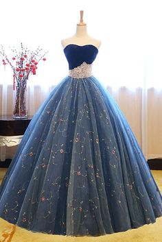 Navy Blue Lace Prom Dress, Dark Blue Prom Dresses, Gaun Abad Pertengahan, Princess Prom Dresses, Fest Outfits, Strapless Prom Dresses, Net Dress, Satin Tulle, Long Prom Gowns