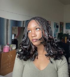 Wolfcut Box Braids, Wolf Cut French Curls Braids, Wolf Cut Box Braids, Braids Wolf Cut, Y2k Braids Hairstyles, Wolfcut Braids, Wolf Cut Braids, Box Braids With Bangs, Hair Claims