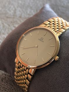 Cartier Watches Mens, Pretty Watches, Gold Earrings Models, Timeless Watches, Gold Watches Women, Men's Vintage Watch, Vintage Omega, Gold Watch Men, Womens Watches Luxury