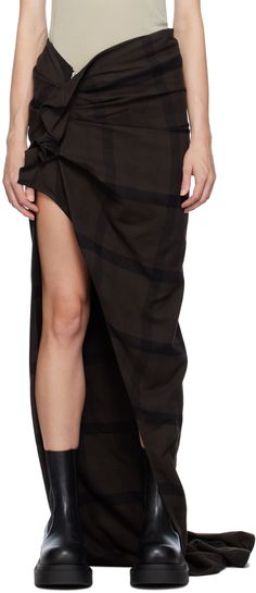 Cotton twill skirt. Raw edge and check pattern throughout. · Asymmetrical construction · Topstitching and gathering at front · Zip closure at front · Vent at front hem Supplier color: Drkdust plaid Uzun Boy, Brown Maxi Skirts, Twill Skirt, Maxi Skirt Style, Rick Owens Women, Denim Skirt Women, Black Midi Skirt, Asymmetrical Skirt, Gray Skirt