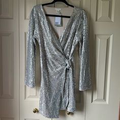 Nwt Long Sleeve Wrap Sequin Dress From H&M. H&m V-neck Dress For Formal Occasions, H&m V-neck Formal Dress, H&m Formal V-neck Dress, H&m Long Sleeve Mini Dress For Date Night, H&m Evening Dresses For Spring, H&m Spring Evening Dresses, Fitted Sequin Dresses From H&m, H&m Sequin Dresses For Party Season, Fitted H&m Dresses With Sequins