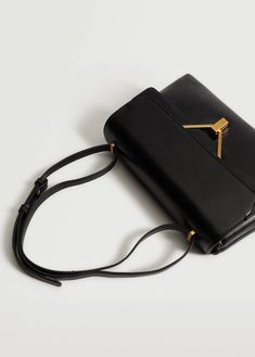 Flap cross-body bag - Woman | Mango Maldives Black Briefcase, Classy Purses, Leather Bag Design, Vintage Leather Handbag, All Black Fashion, Smink Inspiration, Stylish Purse, Crossbody Tote Bag, Black Leather Crossbody Bag