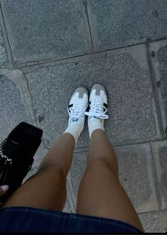 Adidas White Shoes, Pretty Sneakers, Samba Outfit, Pretty Shoes Sneakers, Ooty, Stunning Shoes, Adidas Girl, Girly Shoes, Shoe Inspo