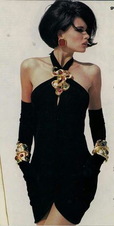 Editorial Vogue, 50s Look, The Night, Vogue Vintage, 90s Runway Fashion, Runway Fashion Couture, Mode Chanel, Vogue Us, 1990s Fashion