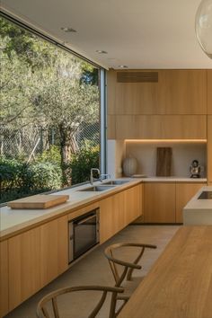 Don't think that wood cabinets are your only option. Furniture Free, Outdoor Diy, Kitchen Room Design, Kitchen Inspiration Design, Free Plans, Wooden Kitchen, Minimalist Kitchen, Wood Kitchen