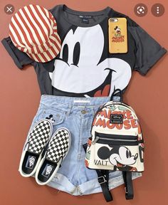 Hot Day Disney Outfit, 80s Disney Outfits, Disneyland Outfits For Family, Disney Theme Outfits, Trendy Disney Outfits, Aesthetic Disney Outfits, Disney Outfits Women Summer, Outfits Disneyland