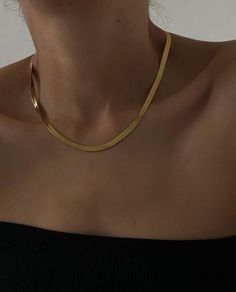 Jewelry Product Shots, Diy Necklaces, Aesthetic Jewelry, Gold Chains For Men, Snake Necklace, Dope Jewelry, Tumblr Fashion