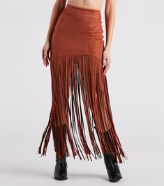 Long Fringe Skirt, Country Apparel, Country Chic Outfits, Bachelorette Party Accessories, Suede Fringe Skirt, Boots Fit, Summer Trends Outfits, Chic Skirts, Country Concert Outfit