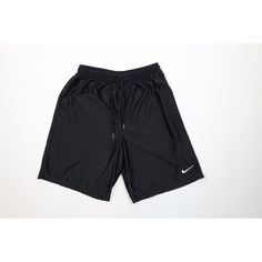 Short Nike VTG 90s Medium Mini Swoosh Above Knee pour Homme Noir Short homme Tirettes en tissu. Fabriqué aux États-Unis Taille homme Moyenne Les mesures sont : 12,5 pouces de tour de taille à plat Entrejambe de 8,5 pouces 19,5 pouces de haut en bas Noir Mélange de polyester La livraison aux États-Unis est GRATUITE au Canada est de 15 $ et l'international est de 24 $. Découvrez mes autres articles dans ma boutique ! PR1595 Short Nike, Nike Vintage, Shorts Nike, Above Knee, Short Outfits, Mens Outfits, Nike, Clothes