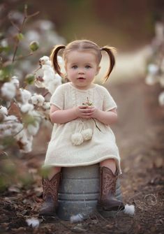 Dew Drops Photography | GA | Toddler girl | Cotton field | summer Dew Drop Photography, Toddler Pictures, Toddler Photoshoot, Children Photography Poses, Toddler Photos, Toddler Photography