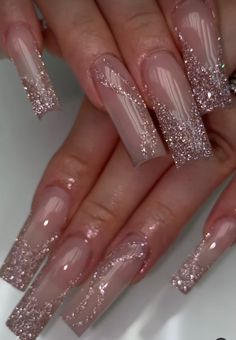 Nude Prom Nails, Nude Glitter Acrylic Nails, Elegant Nude Nails, Champagne Nails, Quince Nails, Gold Acrylic Nails, Birthday Things, Gold Glitter Nails, Rose Gold Nails