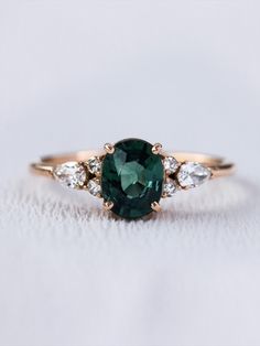 Bague de fiançailles, bague de mariage, bague saphir vert diamants, bague cadeau, bague anniversaire, bague saphir vert et diamants, bague de fiançailles saphir vert, bague or rose 18 carats, idée bague cadeau, bague création sur mesure, belle bague de mariage, made in France, french jewelry, bride to be, diamond ring, engagement ring, proposal, beautiful ring, jewelry, bespoke, green sapphire ring Wedding Idea, Fall Wedding, Or Rose, Sapphire Ring, Made In France, Style Me, Sapphire, Sparkle, Ring