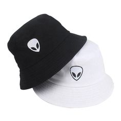 "Alien" Bucket Hat Since the return in fanfare of the streetwear bucket hats in the fashion panoply of the greatest fashionistas, we also surf on the trend and we propose you this model ALIEN. Far from being an unattractive piece, this hat has a narrow brim with a classy straight shape. Slipping into a resolutely urban style, like those great hip hop stars, or to offset a classic outfit. Available in black and white, this ALIEN bob is very elegant. Its seams and its finish have been worked in or Adjustable Hats For Summer Streetwear, Adjustable Summer Streetwear Hats, Adjustable Summer Hats For Streetwear, Black Curved Brim Sun Hat For Streetwear, Adjustable Curved Brim Sun Hat For Streetwear, Trendy Adjustable Hats For Streetwear, Black Bucket Hat For Summer, One Size, Trendy Adjustable Streetwear Hats, Adjustable Black Bucket Hat For Summer