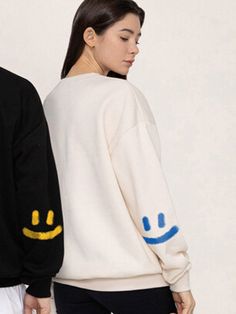 Editor's NotesA basic sweatshirt designed by GRAVER. It features a spray paint motived smile face graphic art on both sides of the elbow. This is good to be worn daily, excellent to be matched with any stylings.- Pullover closure- Ribbed edges- Drop shoulder- Durable and soft material- Unisex wearMeasurements(in.)Size: S / M / L / XLTotal Length: 25.6 in. / 27.2 in. / 28.3 in. / 29.5 in.Shoulder: 21.3 in. / 22.4 in. / 23.6 in. / 24.4 in.Chest: 21.7 in. / 23.2 in. / 24.4 in. / 25.2 in.Sleeve: 22.4 in. / 23.6 in. / 24.4 in. / 25.2 in. *Model info: Height 5' 83 / Weight 143.3 lbs / Fitting size L*Model info: Height 5' 38 / Weight 99.2 lbs / Fitting size S*Model info: Height 5' 48 / Weight 103.6 lbs / Fitting size MComposition & Care- 100% Cotton- Please check the care labelDesig Casual Winter Tops With Smiley Face, Casual Smiley Face Winter Tops, Cotton Smiley Face Sweatshirt For Streetwear, Fall Smiley Face Sweatshirt For Streetwear, Trendy Fall Sweatshirt With Smiley Face, Trendy Smiley Face Sweatshirt For Fall, Long Sleeve Smiley Face Top For Fall, Trendy Long Sleeve Sweatshirt With Smiley Face, Crew Neck Top With Smiley Face For Winter