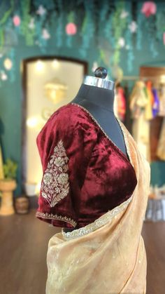 Gold Saree Red Blouse, Maroon Blouse With Saree, Velvet Blouse For Silk Saree, Velvet Saree Look, Maroon Velvet Saree, Maroon Blouse Designs, Maroon Velvet Blouse, Velvet Blouse Designs Indian, Red Velvet Blouse