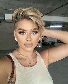 New Short Hairstyles, Hair Pixie, Edgy Short Hair, Sassy Hair, Short Hair Haircuts, Short Hair Styles Pixie, Pixie Cuts, Trendy Short Hair Styles