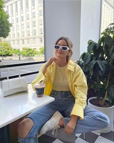 Linen Pants Style, Scandi Fashion, Sneakers Looks, Effortlessly Chic Outfits, Casual Day Outfits, Outfits With Converse, Dinner Outfits, Cute Comfy Outfits, Outfits Casuales