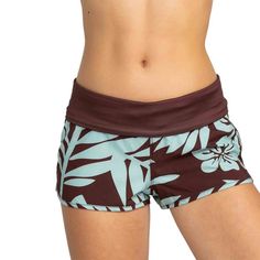 Women's Endless Summer Board Shorts by Roxy | Board Shorts at West Marine. Get ready for the summer with our ROXY Endless Summer Boardshorts, made from an eco-conscious fabric blend that provides 4-way stretch and limitless flexibility. Featuring a mid-length fit, a folded knit waistband and a hidden drawcord for a secure fit, these boardshorts are perfect for any beach activity. Key Features4-way stretch poplin recycled polyester elastane blend fabric. Flexible and durable for maximum ease of movement. Mid length fit. Flat folded in 2 knit belt. Hidden drawcord for adjustability and support Beach Activity, Summer Board, Board Shorts Women, Stretches For Flexibility, Beach Activities, Roxy Women, Summer Prints, Green Print, Endless Summer