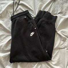 Nwot. Flawless. Just Don’t Wear Coz I Have A Few Pairs Of These. Make An Offer! Nike Sweats Women, Nike Tech Black, Nike Joggers Women, Gym Pants Women, Black Nike Joggers, Joggers Nike, Nike Clothes Mens, Nike Clothes, Joggers Women