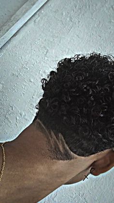 Taper Fade Short Hair, Black Hair Cuts, Men Haircut Curly Hair, Taper Fade, Haircut Designs, Corte De Cabelo Masculino, Art Wallpaper Iphone, Fade Haircut