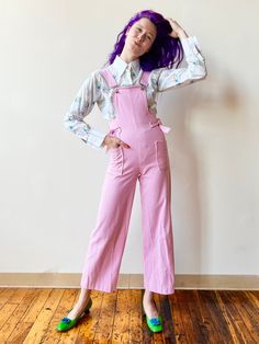 "70's Denim fabric Handmade Pink Pinstripe Wide Leg Overalls These beautiful overalls were made by a friend, Sarah Jayne of Cointrelle from a vintage pattern and vintage fabric. They are made of soft cotton denim with a little stretch and a bright pink color with white stripes. Great condition, adjustable straps. Great wide leg and cropped pant style with an adorable small yolk at front. Great with a blouse or tee! 12\" Shoulders 22\" Adjustable Straps 7\" Front Panel 26-28\" Waist 37\" Hips 28\" Torso Length 28\" Inseam 54\" Total Length" Pink Overalls Outfits, Overalls Outfits, Denim Dress Outfit, Wide Leg Overalls, Womens Overalls, Pink Pinstripe, Pink Overalls, 70s Denim, Overalls Fashion