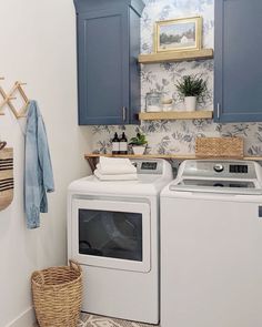 29.9k Likes, 169 Comments - Love vs. Design (@lovevsdesign) on Instagram: �“Check out this #beforeandafter from @sarajeanhome of her laundry room!  Peel and stick wallpaper is…” Laundry Quotes, Laundry Room Update, House Laundry Room, Blue Laundry Rooms, Small Laundry Room Makeover, Laundry Room Wallpaper, Dream Laundry Room, Laundry Room Closet, Laundry Room Renovation