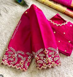 Silk Saree Kuchu Designs Latest, V Cut Blouse Design, Cut Work Maggam Designs, Latest Silk Saree Blouse Designs, Trending Blouse Designs, Blouse Designs For Saree, Trending Blouse, Designer Silk Saree