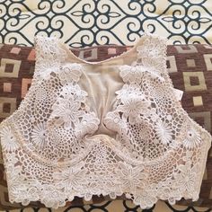 Stunning Brand New Victoria's Secret Bralette Sz 34b Smoke Free - Pet Free Home D Fitted Lace Beige Crop Top, Beige Lace Fitted Crop Top, Fitted Beige Lace Crop Top, Spring Lace Beige Bra, Spring Beige Lace Bra, Beige Fitted Bra For Beach, Fitted Beige Bra For Beach, Elegant Beige Summer Bra, Summer Lace Bra In Cream Color