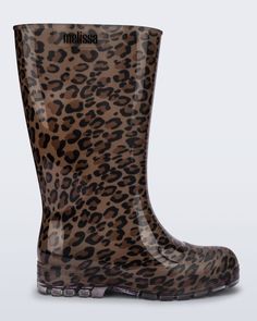 Side view of a brown/black leopard print Welly rainboot. Platform Shoes Boots, Fisherman Sandals, Sandal Platform, Rain Boot, Tutti Frutti, Pretty Shoes, Black 7, Platform Shoes, Handbags On Sale