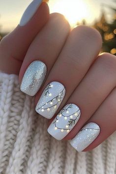 73 White Christmas Nail Ideas to Try This Winter December Winter Nails, Nails Design Christmas Holiday, Nail Art Christmas Designs 2024, Nail Art Xmas Ideas, November/december Nail Ideas, Holiday Nails Fall, Simple Nail Christmas Designs, Christmas Nails Gels, White Festive Nails