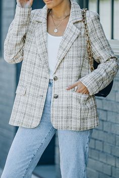 Material: 100%polyester -Plaid blazer is very fashionable and versatile for daily outfit -The pockets are very chic and convenient to carry things -Lapel collar makes the blazer elegant and trendy for women -Perfectly matched with t-shirt, jeans, high heels, bags for a stylish look -online shop blazers are perfect for both formal and informal occasions Jeans High Heels, Business Casual Blazer, Blazer Outfits Casual, Plaid Shawl, Autumn Sleeve, Women's Outfits By Occasions, Open Front Blazer, Mode Casual, Plaid Blazer