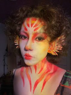 Koi Fish Makeup Look, Lion Fish Costume, Goldfish Halloween Costume, Lionfish Makeup, Fish Makeup Halloween, Fish Costume Makeup, Sea Creatures Makeup, Clown Fish Makeup, Clown Fish Costume