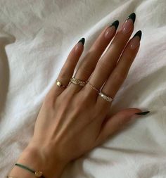 Nails Black And Green, Vintage Nails Aesthetic, Nail Jewelry, Minimalist Nails, Classy Nails, Funky Nails