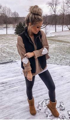 Cozy Fall Mom Outfits, Spring Fashion 2023 Casual, Comfy Fall Outfits With Leggings, Cruise Attire For Women, Fall Outfits Cold Weather, Strongman Costume, Casual Fall Work Outfits, Circus Strongman, Popular Fall Outfits