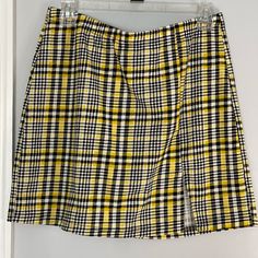 Shein Black, Yellow, And White Plaid Mini Skirt Slight Slit On The Left Side Great Condition, Never Worn Size: Xl 12 (Us) 44(Eu) Material: 95% Polyester 5% Spandex Skirts Shein, Shein Skirts, Plaid Mini Skirt, White Plaid, Yellow Black, Black N Yellow, Mini Skirt, Womens Skirt, Mini Skirts