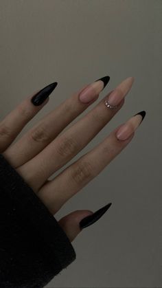 Trendy Black Nail Designs, Nude Black Nails, Black Sharp Almond Nails, Sharp Black Nails Aesthetic, Black Nude Nails, Long Black Nails Aesthetic Grunge, Black Nails And Rings Aesthetic, Black Nail Art Ideas, Mat Nails