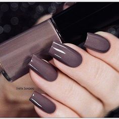 Neutral Nail Polish Colors, Brown Nail, Makijaż Smokey Eye, Classy Nails, Nail Paint, Gel Nail Art, Purple Nails