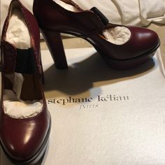 Nib Stephane Kelian Paris Size 40.5 Platform Shoes Kelly In Chianti, Made In Italy Formal Court Shoes With Red Sole And Round Toe, Red Leather Ankle Strap Court Shoes, Red Leather Court Shoes With Ankle Strap, Elegant Leather Platform Shoes With Round Toe, Elegant Leather Shoes With Platform And Round Toe, Formal Platform High Heel Leather Shoes, Elegant Leather Shoes With Round Toe Platform, Burgundy Round Toe Court Shoes For Formal Occasions, Formal High Heel Leather Platform Shoes