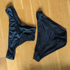 Like New. Never Worn. No Tags Black Swimwear Briefs For Sunbathing, Black Seamless Swimwear For Sunbathing, Black Bottoms For Sunbathing Beach Season, Black Bottoms For Sunbathing During Beach Season, Black Stretch Brief Swimwear, Black Seamless Bottoms For Beach Season, Black Party Swimwear Briefs, Black Fitted Brief Swimwear, Fitted Black Brief Swimwear