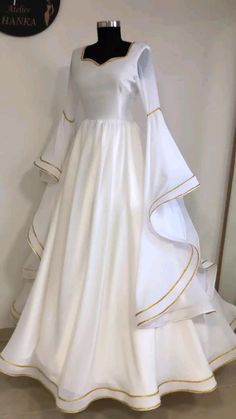 Modern Gown Design, Princess Gowns Aesthetic, Viral Dresses, Party Wear Gowns, Long Frock Designs, Dreamy Gowns, Trendy Outfit Ideas, White Gown